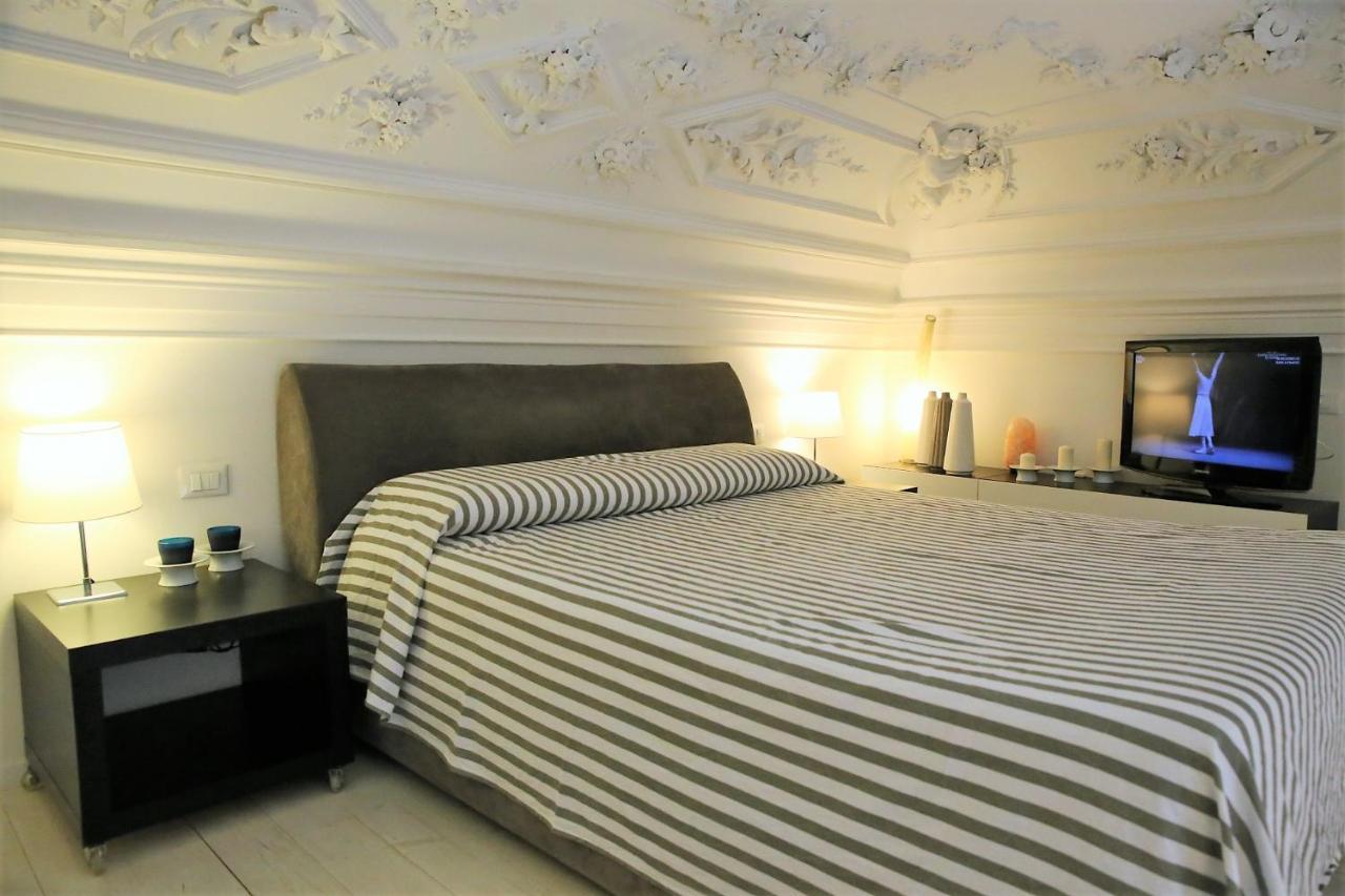 Suite Il Letto Sotto Il Tetto Catania Bagian luar foto